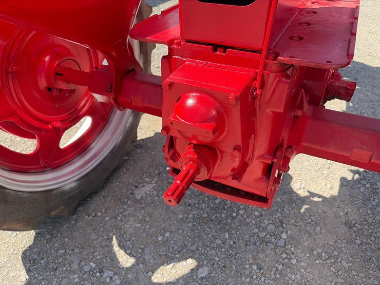 #203-•-farmall-super-c-image-9