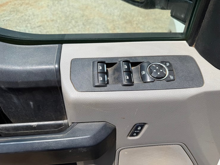 2017-ford-f350-image-67