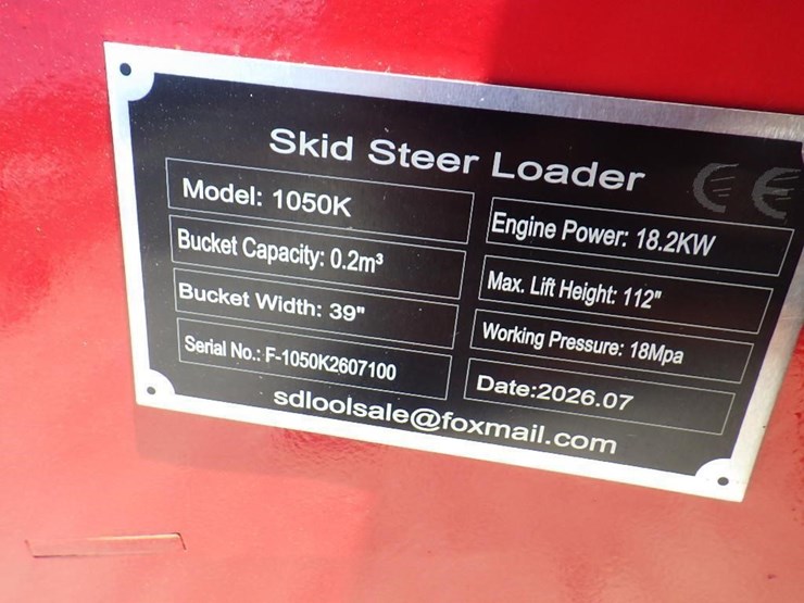 2026-future-1050k-skid-steer-tracked-loader-image-11