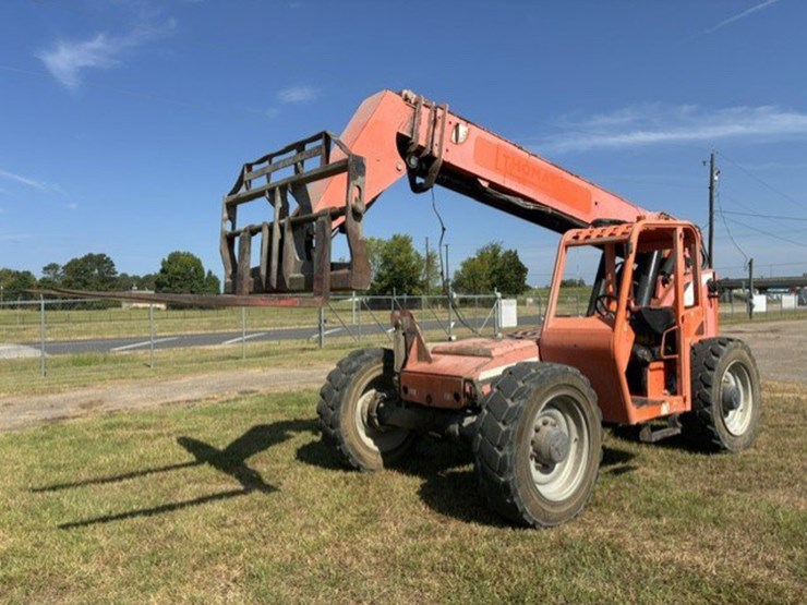 2015-jlg-8042-image-7