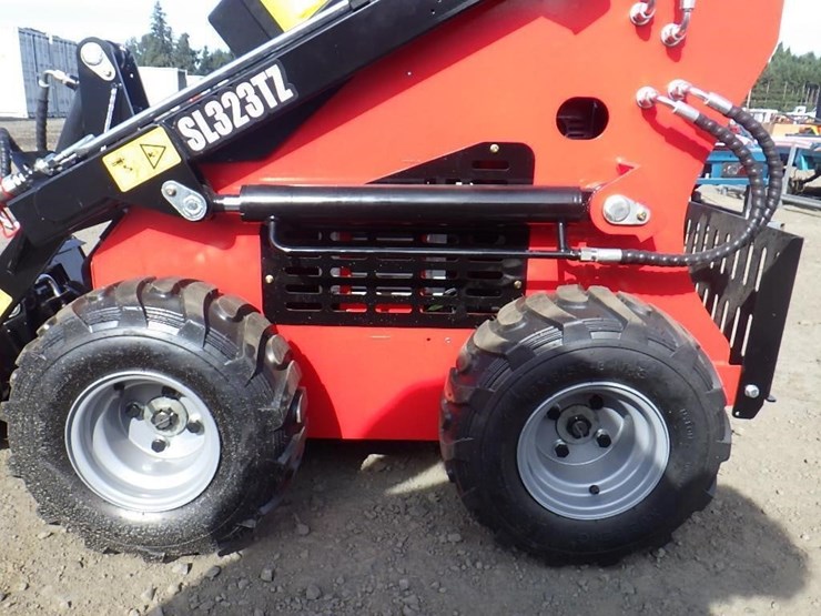 2026-sdlool-323tz-skid-steer-loader-image-8