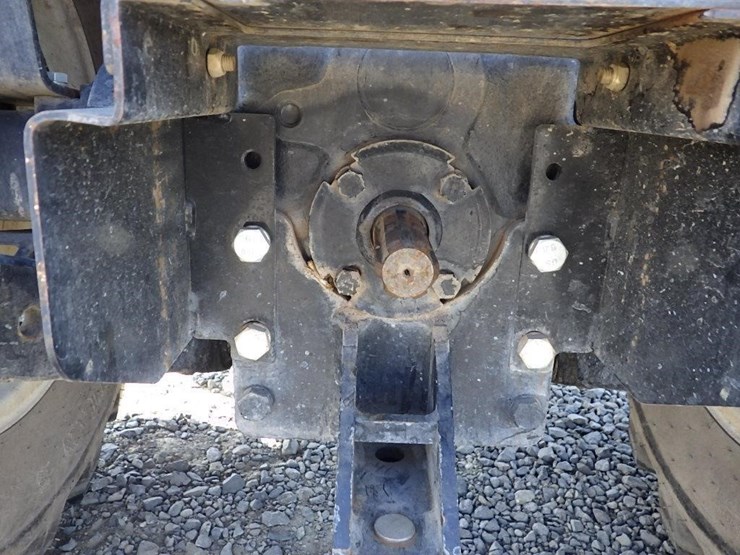 new-holland-25-image-17