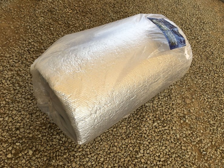 unused-164ft-x-3.3ft-bubble-aluminum-foil-image-1