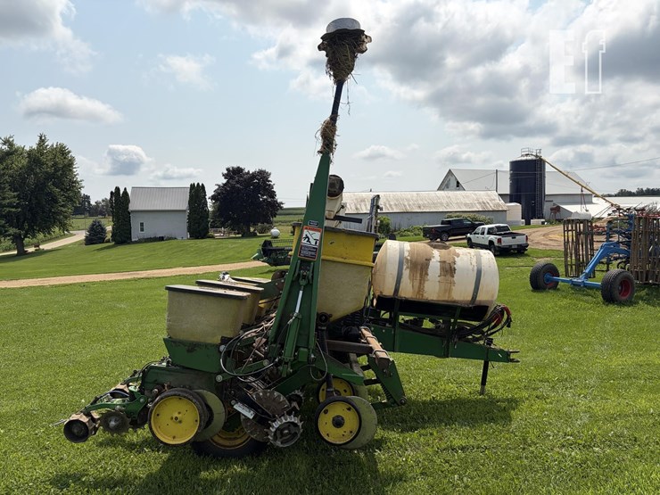 john-deere-7200-image-6