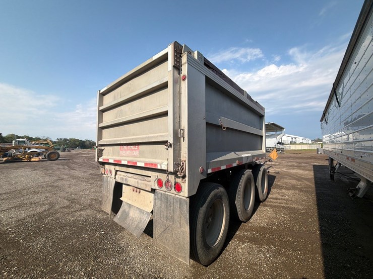 1998-cornhusker-tri/a-pup-trailer-image-4