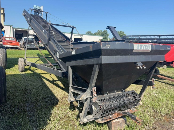 2015-layco-35ft-commodity-conveyor,-28''-belt,-electric-15hp-motor,-low-use,-cleated-belt-image-3