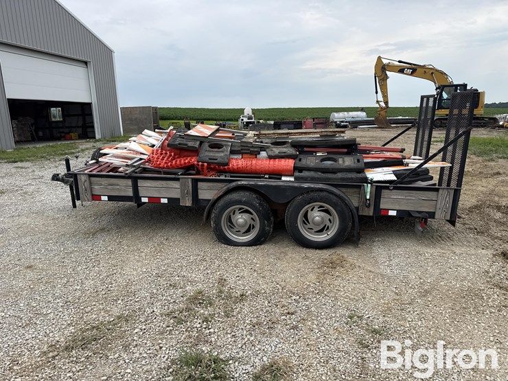 2006-t/a-utility-trailer-w/road-cones-&-signs-image-8