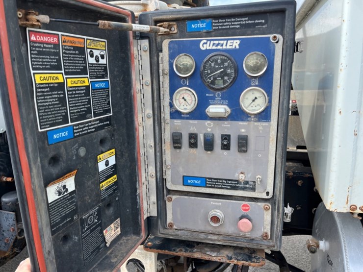 2005-international-paystar-5600i-image-16
