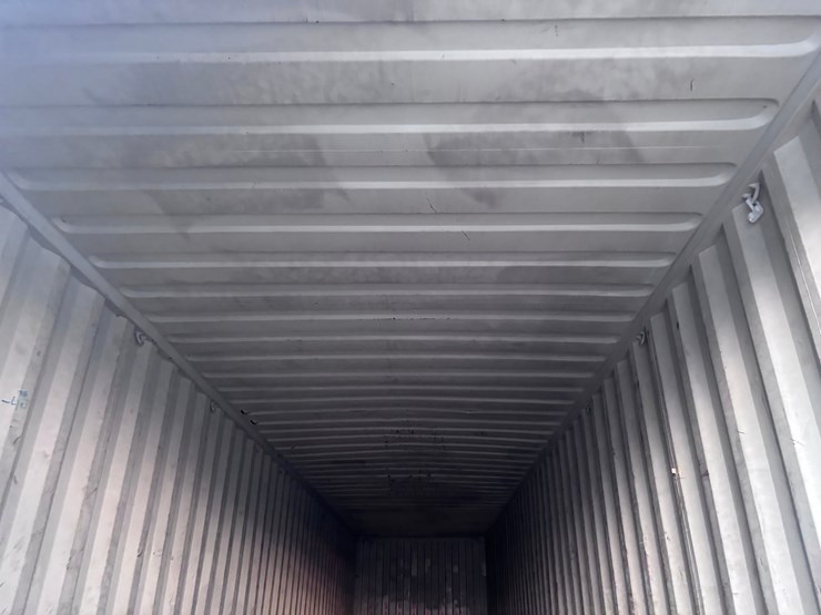 #1239-•-40ft-shipping-container-image-3