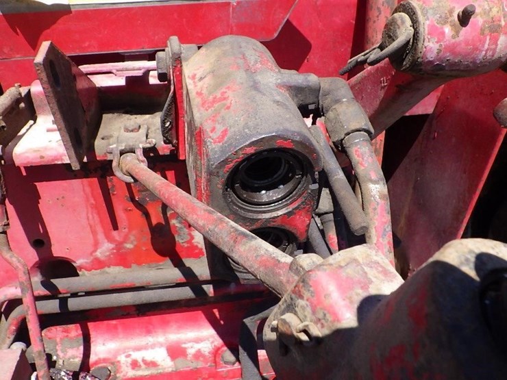 international-i-656-tractor-image-18