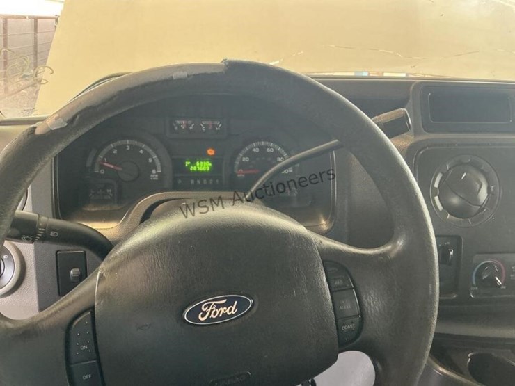 2009-ford-cargo-image-17