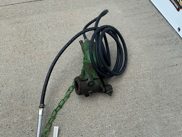 #5563-•-john-deere-pto-air-pump-image-2