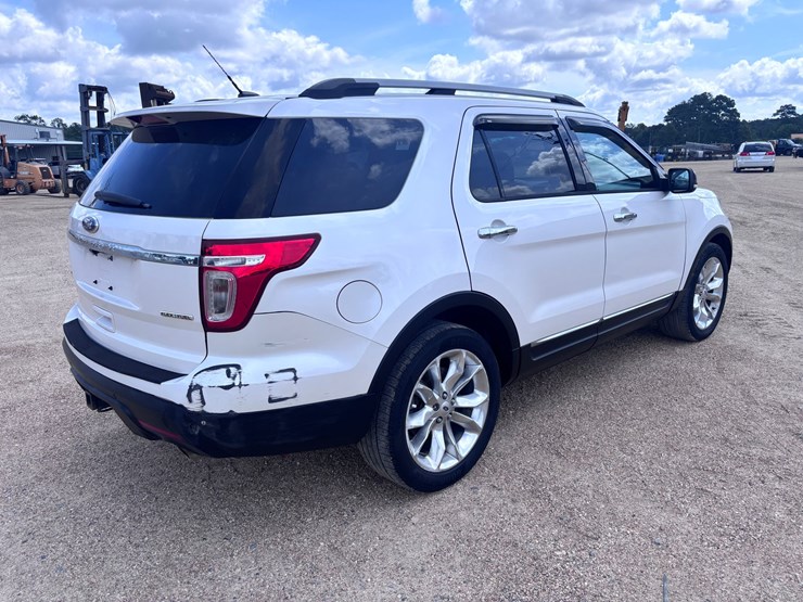 2015-ford-explorer-image-3