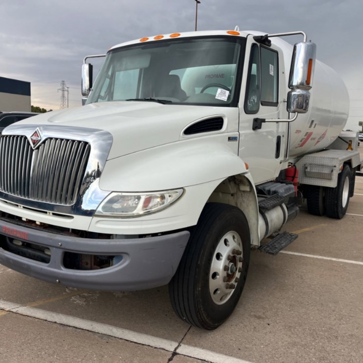 2012 INTERNATIONAL DURASTAR 4400