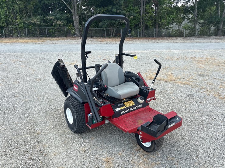 #1046-•-used-toro-2040-bunker-rake-image-5