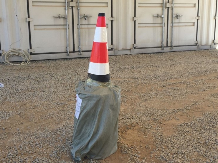 (20)-unused-florescent-safety-traffic-cones.-image-2