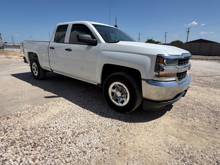 2017-chevrolet-silverado-1500-image-3