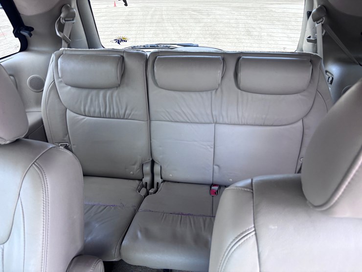 2008-toyota-sienna-image-7