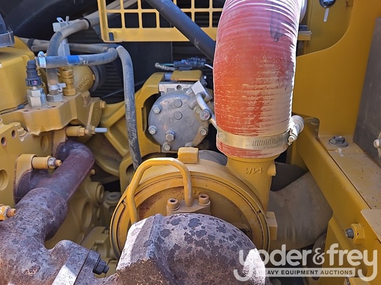 2019-caterpillar-336-image-61
