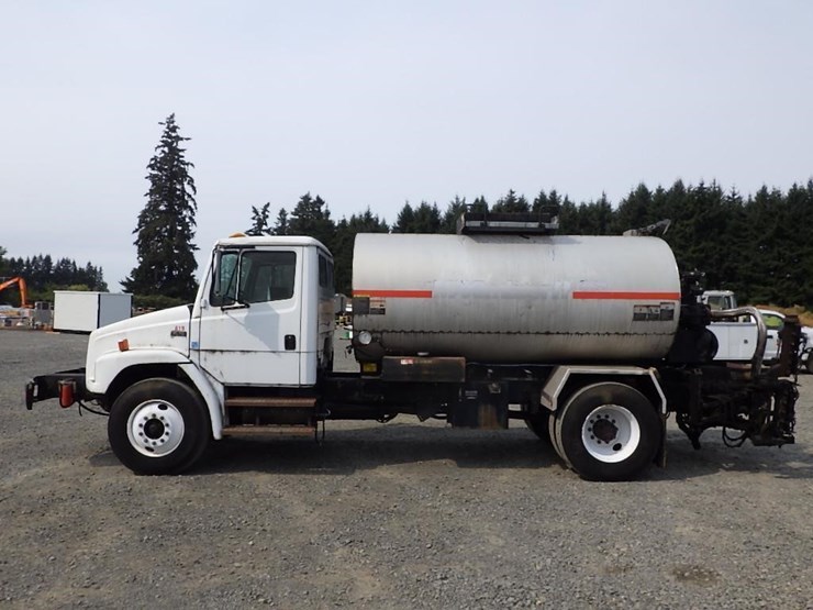 1999-freightliner-fl70-image-2