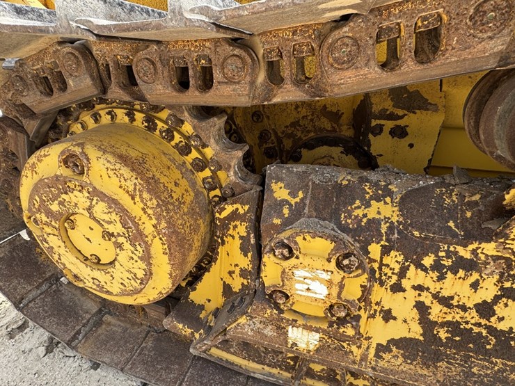 komatsu-d65ex-18-image-11