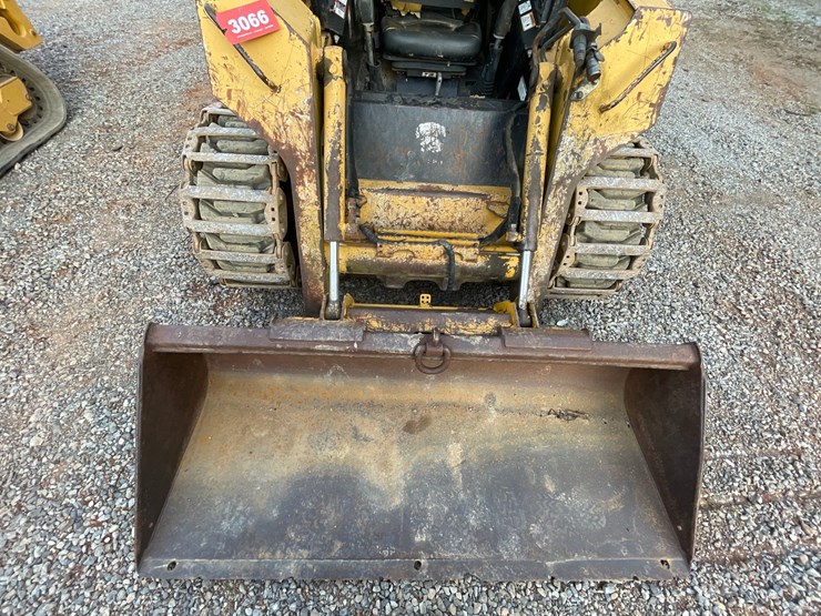 deere-325-image-9