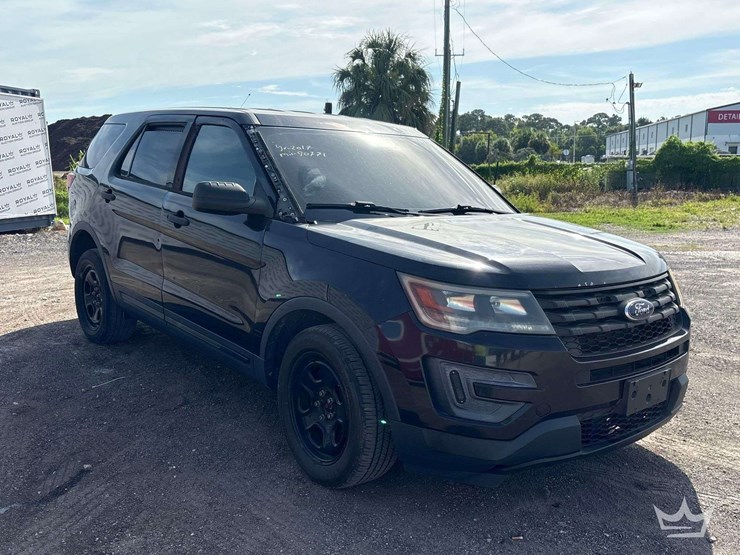 2017-ford-explorer-image-2