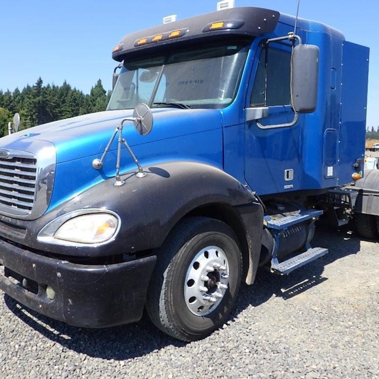 2006 FREIGHTLINER COLUMBIA 120