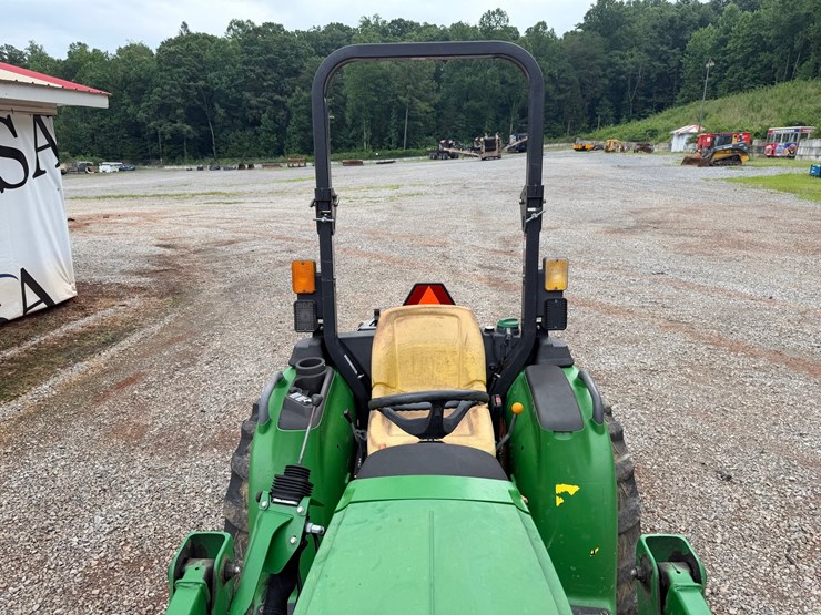 john-deere-3032e-image-43