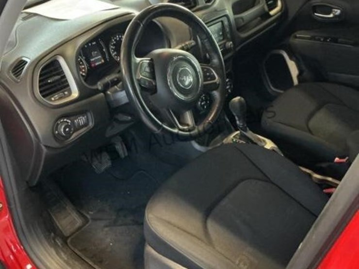 2016-jeep-renegade-image-22