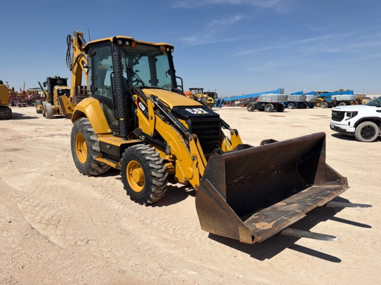2021-caterpillar-420f2-it-image-3