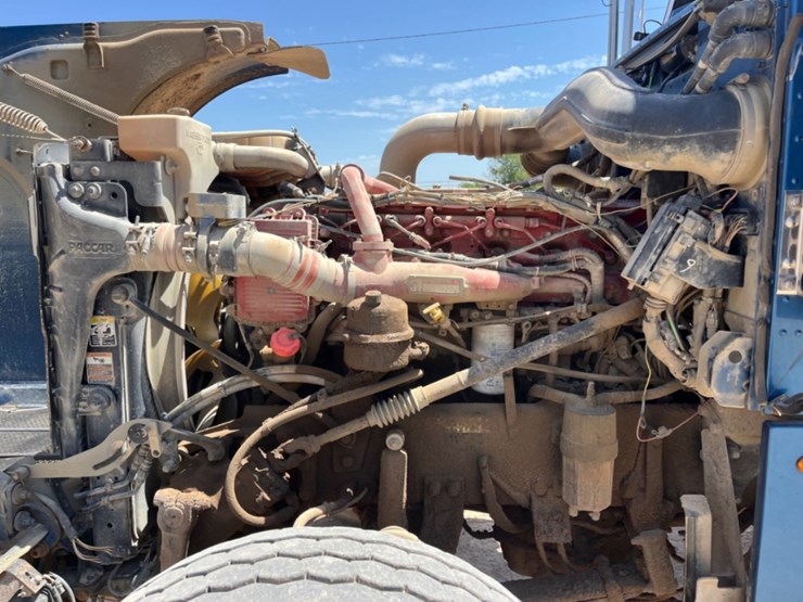 2013-peterbilt-367-image-9