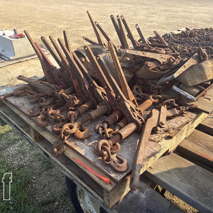 EQUIPMENT CHAINS BINDERS