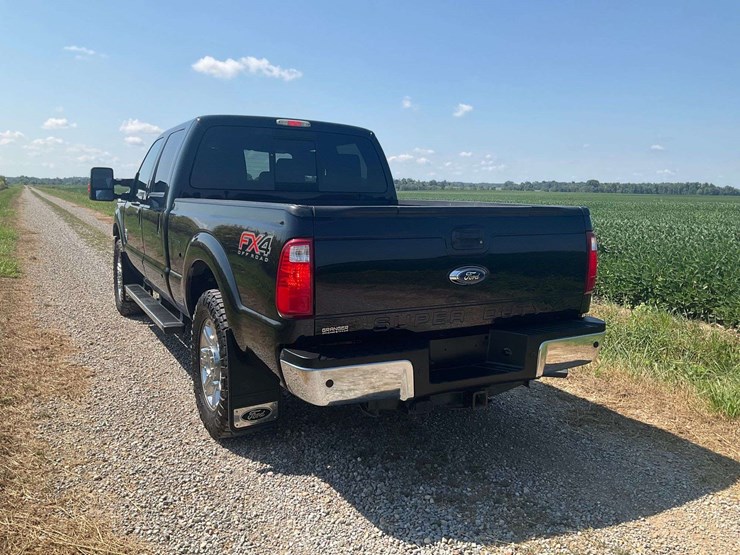 2016-ford-f250-lariat-image-6