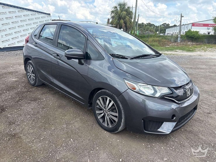 2015-honda-fit-ex-sedan-image-2