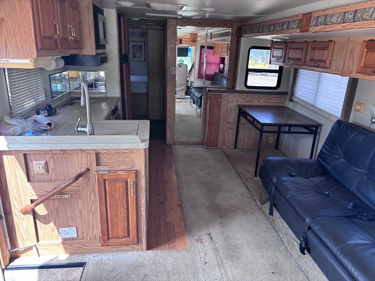 #1339-•-2001-holiday-rambler-endeavor-rv-image-10