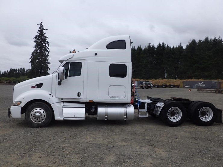 2009-peterbilt-387-image-2