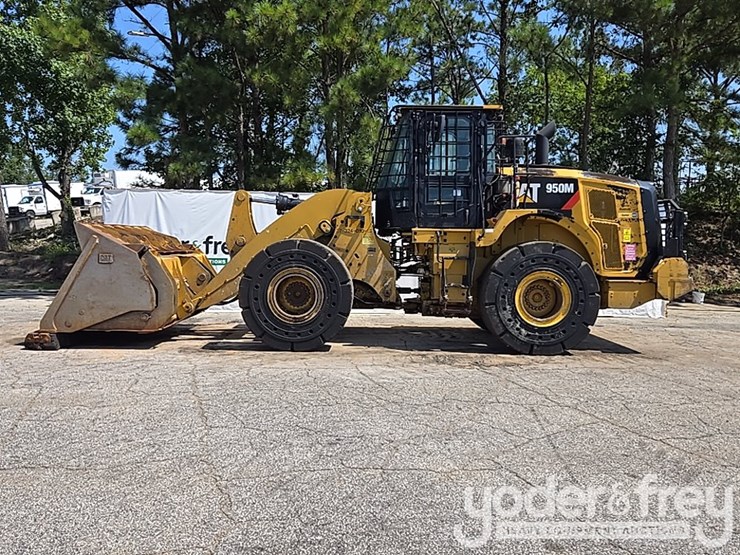 2019-caterpillar-950m-image-2