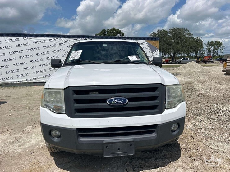 2012-ford-expedition-image-24