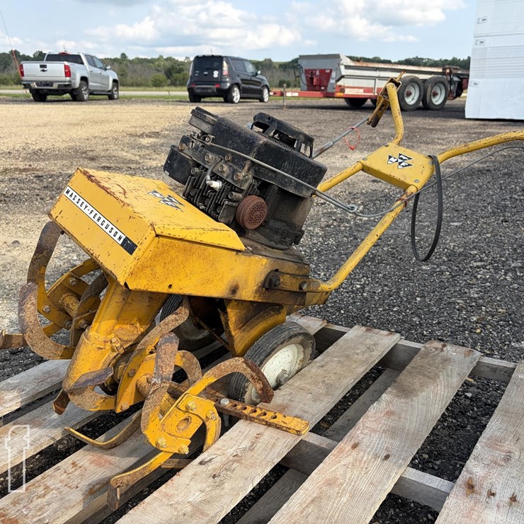 MASSEY FERGUSON TILLER