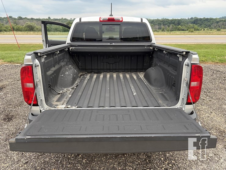 2017-chevrolet-colorado-image-15