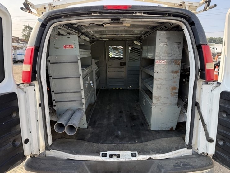 2014-chevrolet-express-2500-image-12