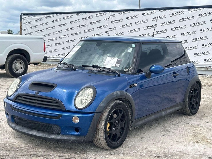 2005-mini-cooper-hatchback-image-1