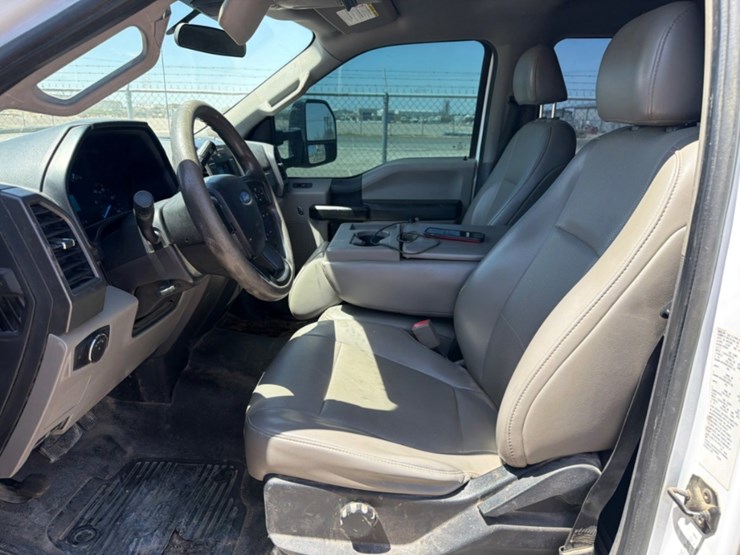 2020-ford-f350-image-9