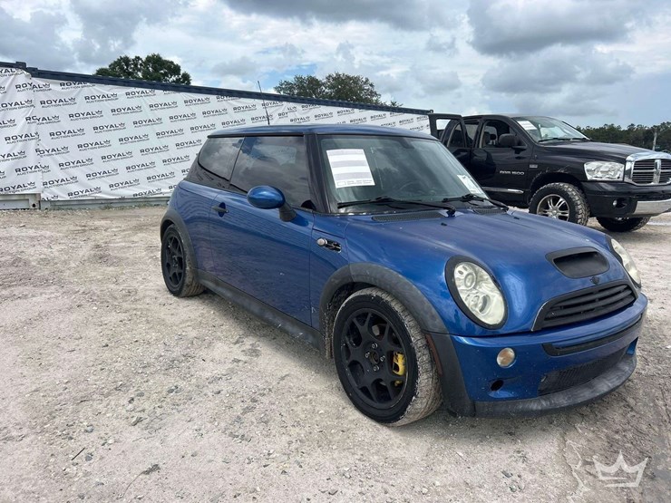 2005-mini-cooper-hatchback-image-2