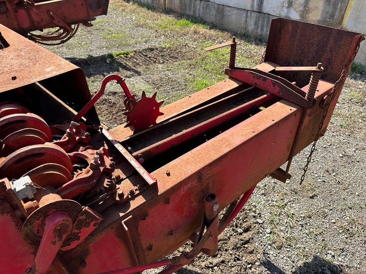 massey-ferguson-9-image-13