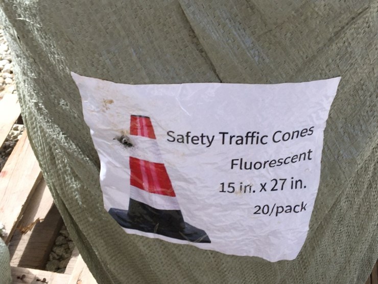 (40)-unused-florescent-safety-traffic-cones.-image-2