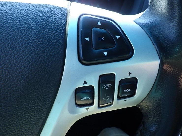 2013-ford-explorer-image-25