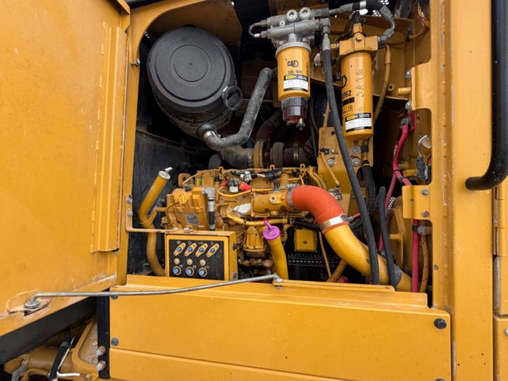 2008-caterpillar-140m-image-10