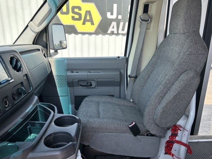 2012-ford-e450-sd-image-13